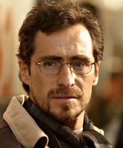 Demi&aacute;n Bichir